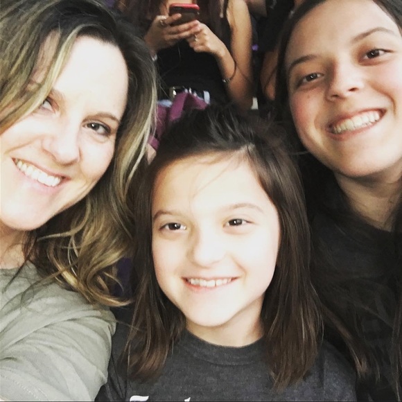 Meet your Posher, Danielle - Picture 4 of 4